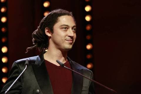 Jurymitglied Jonas Carpignano des GWFF Preis Bester Erstlingsfilm der 68. Berlinale spricht auf der Bühne währen des Abschlussveranstaltung zur Bärenverleihung am 24.02.2018 in Berlin im Berlinale Palast Jurymitglied Jonas Carpignano des GWFF Preis Bester Erstlingsfilm der 68. Berlinale spricht auf der Bühne währen des Abschlussveranstaltung zur Bärenverleihung am 24.02.2018 in Berlin im Berlinale Palast