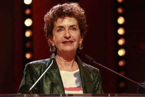 Ruth Beckermann, Gewinnerin des Glashütte Original Dokumentarfilmpreises für den Film Waldheims Walzer spricht auf der Bühne der Abschlussveranstaltung der 68. Berlinale am 24.02.2018 in Berlin im Berlinale Palast Ruth Beckermann, Gewinnerin des Glashütte Original Dokumentarfilmpreises für den Film Waldheims Walzer spricht auf der Bühne der Abschlussveranstaltung der 68. Berlinale am 24.02.2018 in Berlin im Berlinale Palast