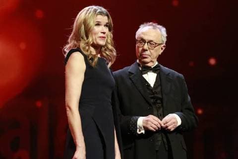 Dieter Kosslick (Berlinale Chef) und Anke Engelke (Moderation) auf der Bühne der Bärenverleihung der 68. Berlinale am 24.02.2018 in Berlin im Berlinale Palast Dieter Kosslick (Berlinale Chef) und Anke Engelke (Moderation) auf der Bühne der Bärenverleihung der 68. Berlinale am 24.02.2018 in Berlin im Berlinale Palast