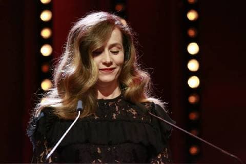 Cecile de France, Jurymitglied der internationalen Jury der Berlinale, spricht auf der Bühne zur Preisverleihung der 68. Berlinale am 24.02.2018 in Berlin im Berlinale Palast Cecile de France, Jurymitglied der internationalen Jury der Berlinale, spricht auf der Bühne zur Preisverleihung der 68. Berlinale am 24.02.2018 in Berlin im Berlinale Palast