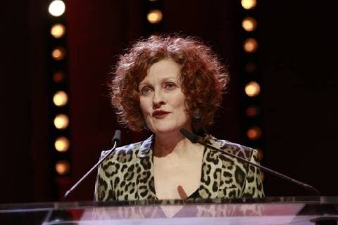 Stephanie Zacharek, Jurymitglied der internationalen Berlinale Jury, spricht auf der Bühne der Preisverleihung auf der 68. Berlinale am 24.02.2018 in Berlin im Berlinale Palas Stephanie Zacharek, Jurymitglied der internationalen Berlinale Jury, spricht auf der Bühne der Preisverleihung auf der 68. Berlinale am 24.02.2018 in Berlin im Berlinale Palast