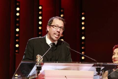 Marcelo Martinessi erhält den Silberner Bär Alfred-Bauer-Preis für den Film Las herederas auf der Bühne der Preisverleihung der 68. Berlinale am 24.02.2018 in Berlin im Berlinale Palast Marcelo Martinessi erhält den Silberner Bär Alfred-Bauer-Preis für den Film Las herederas auf der Bühne der Preisverleihung der 68. Berlinale am 24.02.2018 in Berlin im Berlinale Palast