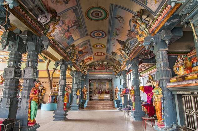 Reise: Sri Lanka Interior of the Sri Kailasanathar Swami Devasthanam or captains garden temple is the oldest hindu temple of Colombo the capital of Sri Lanka