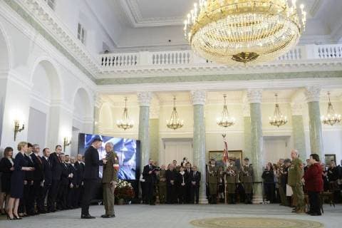 March 1, 2018 - Warsaw, Poland - Presdient Andrzej Duda hands out a state medal to a veteran on the National Day of Remembrance of Cursed Soldiers in Warsaw, Poland on March 1, 2018. Warsaw Poland  - ZUMAn230 20180301_zaa_n230_272 Copyright: xJaapxArriensx