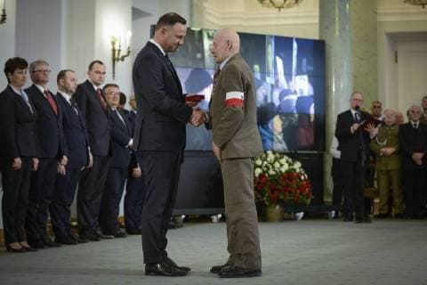 March 1, 2018 - Warsaw, Poland - Presdient Andrzej Duda hands out a state medal to a veteran on the National Day of Remembrance of Cursed Soldiers in Warsaw, Poland on March 1, 2018. Warsaw Poland  - ZUMAn230 20180301_zaa_n230_268 Copyright: xJaapxArriensx
