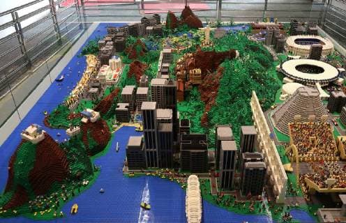 A view of a model built with almost a million Lego pieces that reproduces the details of the most emblematic areas of the Cidade Maravilhosa to celebrate the 453th anniversary of the city in Rio de Janeiro (Brasil), 01 March 2018. The 30 square meters model was built by 50 people in 148 hours. A million pieces model commemorates 453th anniversary of Rio de Janeiro !ACHTUNG: NUR REDAKTIONELLE NUTZUNG!  Copyright: xMarceloxSayaox RIO003 20180301-636555362722461225
