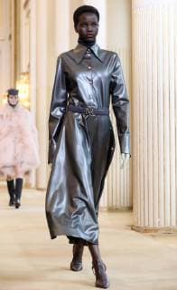 Bilder des Tages A model takes to the catwalk during the presentation of Nina Ricci s show as part of the Fall-Winter 2018-2019 Paris Fashion Week on March 2, 2018.  PAR20180302117 MAYAxVIDON-WHITE