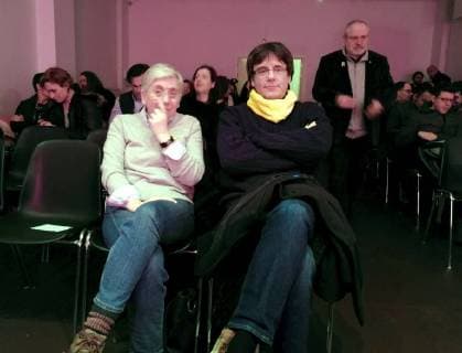 Former Catalonian regional President Carles Puigdemont (R) and former Catalonian regional minister Clara Ponsati (L) attend a Spanish singer Roger Mas concert in Brussels, Belgium, 02 March 2018. Puigdemont attends concert in Brussels !ACHTUNG: NUR REDAKTIONELLE NUTZUNG!  Copyright: xJavierxAlbisux GRAF3905 20180302-636556243622488652