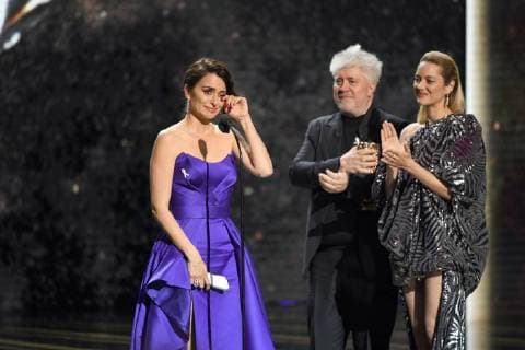 Französischer Filmpreis Cesar - Preisverleihung 43eme ceremonie des CESAR. Scene. 43th movie Cesar awards at Salle Pleyel. Stage. 224657 2018-03-02 Salle Pleyel Paris France Cruz, Penelope; Almodovar, Pedro; Cotillard, Marion  Copyright: xArnal-Degunx STAR_224657_006