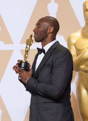 March 4, 2018 - Los Angeles, California, United States - Kobe Bryant poses in the press room during the 90th Annual Academy Awards at Hollywood & Highland Center on March 4, 2018 in Hollywood, California. Photo: Tony Lowe Globephotos Los Angeles United States - ZUMAtl2_ 20180304_zaa_tl2_013 Copyright: xT.xLowex