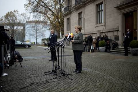 Deutsche Parteien: FDP. Scheitern der Jamaika-Sondierungsgespräche 2017 Deutschland, Berlin, Parlamentarische Gesellschaft, Sondierungsgespräche von CDU CSU, FDP und B90 Grüne für eine mögliche Jamaika Koalition, Bundeskanzlerin Angela Merkel CDU, 16.11.2017 *** Germany Berlin Parliamentary Society Exploratory talks by CDU CSU FDP and B90 Greens for a possible Jamaican coalition Chancellor Angela Merkel CDU 16 11 2017