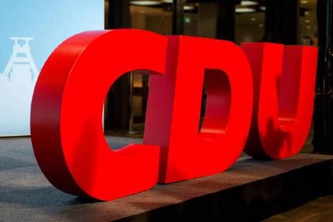 Logo, Schriftzug der CDU, Christlich Demokratische Union Deutschlands auf einer Bühne Presseempfang der CDU zum Bundesparteitag 2016, Essen, Politik, 05.12.16 Essen NRW Deutschland Stadion Essen