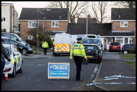 Themen der Woche Bilder des Tages . 07 03 2018. Salisbury, United Kingdom. Russian Spy Sergei Skripal Death. Police start searching the home of the former Russian Spy Sergei Skripal in Salisbury, England. Sergei Skripal was found with his daughter slumped on a park bench in the centre of Salisbury on Sunday night after being poisoned.  xi-Imagesx IIM-17179-0006