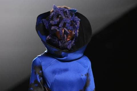 March 10, 2018 - Lisbon, Portugal - A model presents a creation from the Portuguese fashion designer Valentim Quaresma Fall Winter 2018 - 2019 collection during the Lisbon Fashion Week - Moda Lisboa at the Pavilhao Carlos Lopes in Lisbon, Portugal, on March 10, 2018. Lisbon Portugal  - ZUMAn230 20180310_zaa_n230_352 Copyright: xPedroxFiuzax