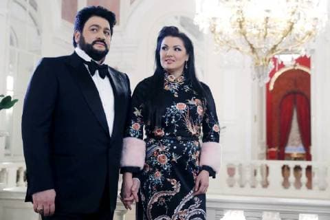 MOSCOW, RUSSIA â€“ MARCH 11, 2018: Azerbaijani tenor Yusif Eyvazov (L) and Russian soprano Anna Netrebko ahead of a ceremony to present BraVo international professional music awards at the Bolshoi Theatre. Artyom Geodakyan TASS  TS0773FC