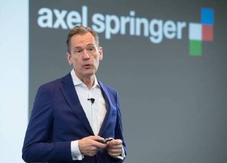 Mathias DOEPFNER (CEO, Vorstandsvorsitzender) spricht auf dem Podium. Bilanzpressekonferenz von Axel-Springer SE in Berlin, Deutschland am 08.03.2018. *** Mathias DOEPFNER CEO CEO speaks on the podium Annual Press Conference of Axel Springer SE in Berlin Germany on 08 03 2018