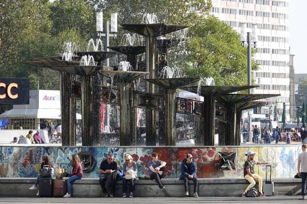 Berlin Alexanderplatz Brunnen der Völkerfreudschaft Berlin Alexanderplatz Brunnen der Völkerfreudschaft