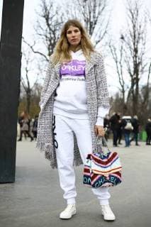 Veronika Heilbrunner, Founder of Hey Woman, arriving at the Chanel show during Paris Fashion Week - March 6, 2018 - PFW: Fall 2018 Street Style Day 8, Paris France  Copyright: xValentinaxRanierix h_00494476