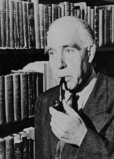 Jacob Jacobson decrees test house in the prairie grounds as a mansion of honour to be occupied by a Danish man or woman deserving well of society . Living there today is the great atomic scientist Niels Bohr, who is seen here in his library. Bohr escaped under the noses of the German occupation troops and got to America with 2 Carlsberg beer bottles of heavy water which helped in the production of the first atom bombs. Undated., United Kingdom England Copyright: Topfoto  !ACHTUNG AUFNAHMEDATUM GESCHÄTZT! UnitedArchives1371440