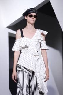 A model walking the runway during the Self Portrait Spring 2018 show during New York Fashion Week - Sept 9, 2017 - NYFW: Self Portrait Spring 2018,  Copyright: xMichaelxIpx h_00444101