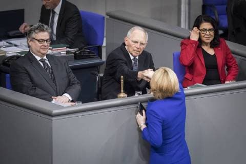 Bundeslandwirtschaftsministerin Julia Kloeckner, CDU, begruesst den Bundestagspraesident Wolfgang Schaeuble im Rahmen der Vereidigung der neuen Bundesregierung in Berlin, 14.03.2018. Berlin Deutschland *** Federal Minister of Agriculture Julia Kloeckner CDU welcomes the Bundestag President Wolfgang Schaeuble in the swearing-in of the new Federal Government in Berlin 14 03 2018 Berlin Germany Copyright: xFlorianxGaertner photothek.net BMELx