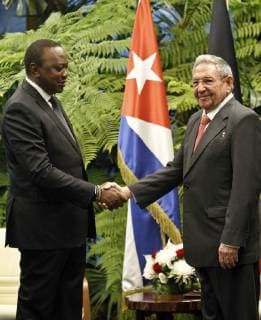 Cuban President Raul Castro (R) shakes hands with his Kenyan counterpart Uhuru Kenyatta at the Revolution Palace in Havana, Cuba, 15 March 2018. Kenyatta is on a three-day official visit in the island to promote bilateral cooperation. Kenyan President Uhuru Kenyatta visits Cuba !ACHTUNG: NUR REDAKTIONELLE NUTZUNG!  Copyright: xErnestoxMastrascusa POOLx CUB002 20180316-636567597533086973