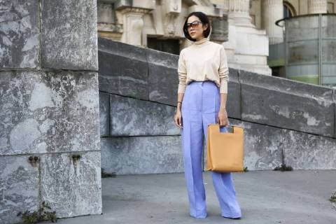 Designer Yoyo Cao posing outside of the Elie Saab runway show during Paris Fashion Week - Sept 30, 2017 - PFW: Spring 2018 Street Style Day 5, Paris France  Copyright: xValentinaxRanierix h_00453186