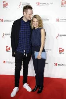 Ella Endlich mit Begleitung bei der 10. Verleihung des Deutschen Musikautorenpreises 2018 im Hotel Ritz Carlton. Berlin, 15.03.2018