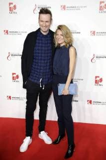 Ella Endlich mit Begleitung bei der 10. Verleihung des Deutschen Musikautorenpreises 2018 im Hotel Ritz Carlton. Berlin, 15.03.2018