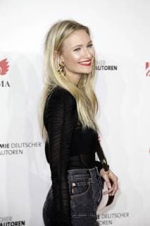 Carolin Niemczyk (Glasperlenspiel) bei der 10. Verleihung des Deutschen Musikautorenpreises 2018 im Hotel Ritz Carlton. Berlin, 15.03.2018