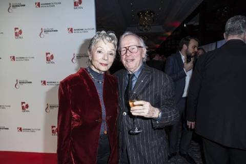 Musiker Klaus Doldinger und seine Ehefrau Inge Doldinger mit einem Glas Sekt bei dem Musikautorenpreis am 16.03.2018 in Berlin