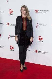 Gewinnerin des Nachwuchspreises Anna-Marlene Bicking bei dem Musikautorenpreis am 16.03.2018 in Berlin