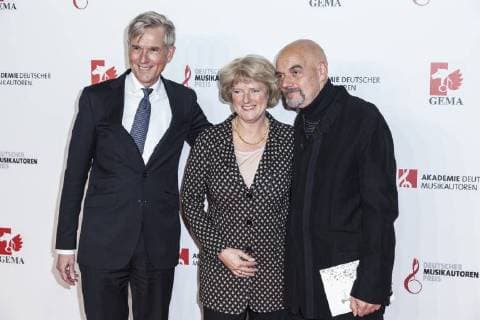 (L-R) Harald Hecker (Gema), Monika Gruetter (Deutsche Politikerin) und Ralf Weigand (Gema) bei dem Musikautorenpreis am 16.03.2018 in Berlin