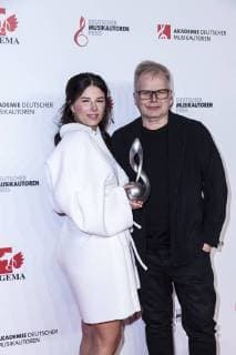 Preisträgerin Sängerin Balbina Jagielska und Sänger Herbert Groenemeyer bei der 10. Verleihung des Musikautorenpreises am 16.03.2018 in Berlin