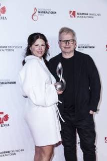 Preisträgerin Sängerin Balbina Jagielska und Sänger Herbert Groenemeyer bei der 10. Verleihung des Musikautorenpreises am 16.03.2018 in Berlin