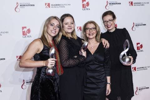 Preisträgerinnen für den Nachwuchspreis (L-R) Anna-Marlene Bicking, Lina Maly und Kathrin A. Denner bei der 10. Verleihung des Musikautorenpreises am 16.03.2018 in Berlin