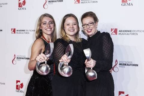 Preisträgerinnen für den Nachwuchspreis (L-R) Anna-Marlene Bicking, Lina Maly und Kathrin A. Denner bei der 10. Verleihung des Musikautorenpreises am 16.03.2018 in Berlin