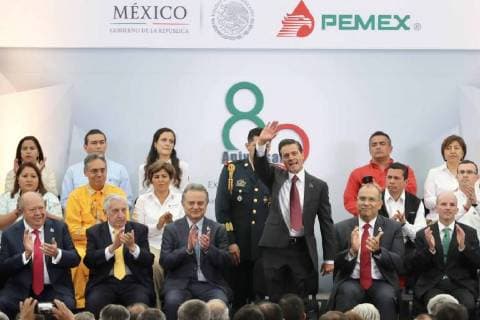 March 16, 2018 - CIUDAD DE MEXICO, Ceremony Ceremonia-Expropiacion Petrolera.- El Presidente de la Republica, Enrique Pena Nieto, preside este 16 de marzo 2018, la ceremonia del 80 Aniversario de la Expropiacion Petrolera. En las instalaciones de Pemex. Foto: Agencia EL UNIVERSAL Lucia Godinez MAR  - ZUMAu78_ 20180316_zaf_u78_051 Copyright: xLucoÂAxGodinezx