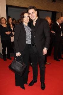 Alice Brauner und ihr Sohn David Zechbauer bei der Verleihung vom 16. Deutschen Hoerfilmpreis am 20.03.2018 in Berlin Deutscher Hoerfilmpreis 2018 in Berlin