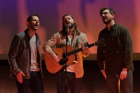 Mighty Oaks, Craig Sauders, Ian Hopper ( Frontsaenger), Claudio Donzelli beim 16. Deutschen Hoerfilmpreis im Kino International in Berlin am 20.03.2018