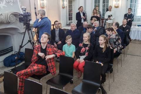 20.03.2018, Tallinn Kadrioru lossis toimus auhinnatseremoonia Kuldne Plaat 2018, kus tunnustati Eesti edukamaid muusikailma tegijaid. The Estonian Music Awards are the annual Estonian pop music awards. The awards began in 1998, when the Estonian Association of the Phonogram Producers first awarded the Golden Record (Estonian: Kuldne Plaat) to the most successful artists. Foto: Konstantin Sednev Eesti Meedia Tallinn Harjumaa Estonia  Copyright: xKonstantinxSednevx