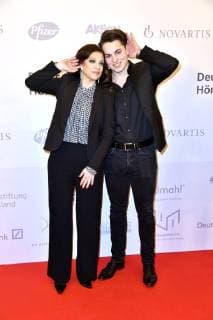 Alice Brauner mit Sohn David Zechbauer bei der Verleihung des 16. Deutschen Hörfilmpreises 2018 im Kino International. Berlin, 20.03.2018