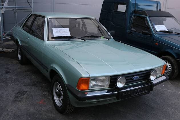 Ford Taunus 1.6 LS Zweitürer Coupé (Baujahr 1981), 30. Techno Classica Essen (21. - 25.03.2018). Messe Essen, Gruga, Grugahalle, Siha, Oldtimer klassische Autos Autoausstellung, Oldtimermesse, Essen (D).