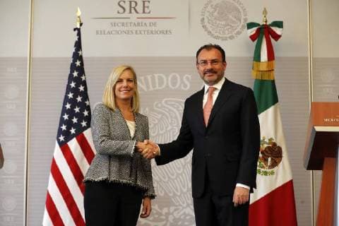 Luis Videgaray empfängt Kirstjen Nielsen in Mexiko-Stadt March 26, 2018 - EUM20180326POL18.JPG.CIUDAD DE MEXICO.- Politics Politica-Mexico-EU.- 26 de marzo 2018.- La secretaria de Seguridad de Estados Unidos, Kirstjen Nielsen y el canciller de Mexico, Luis Videgaray Caso, durante conferencia conjunta en la que dieron a conocer la firma de tres acuerdos de cooperacion entre ambos paises. Foto: Agencia EL UNIVERSAL RCC.  - ZUMAu78_ 20180326_zaf_u78_039 Copyright: xIrvinxOlivaresx