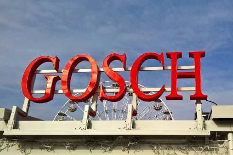 Gosch, Inhaber Juergen Gosch ist ein deutscher Gastwirt, Fischhaendler und Unternehmer der Unternehmensgruppe Gosch, die auf der Insel Sylt und in zahlreichen weiteren Staedten in Deutschland Fisch - Restaurants, teils selbst betreibt, teils im Franchisesystem betreiben laesst. Foto: Gosch Schriftzug