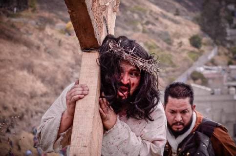 March 30, 2018 - March 30, 2018 Tlalnepantla, State of Mexico. In the community of Tlayacampa took place the commemoration of the Way of the Cross that refers to the different stages or moments lived by Jesus from the moment he was apprehended until his crucifixion and burial. William Barcenas interpreted Jesus. PHOTO: OMAR LOPEZ - ZUMAl109 20180330_zap_l109_017 Copyright: xOmarxLopezx