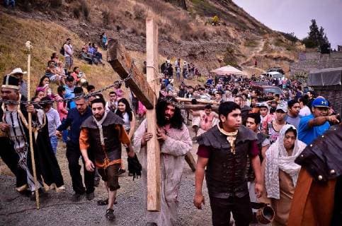 March 30, 2018 - March 30, 2018 Tlalnepantla, State of Mexico. In the community of Tlayacampa took place the commemoration of the Way of the Cross that refers to the different stages or moments lived by Jesus from the moment he was apprehended until his crucifixion and burial. William Barcenas interpreted Jesus. PHOTO: OMAR LOPEZ - ZUMAl109 20180330_zap_l109_018 Copyright: xOmarxLopezx