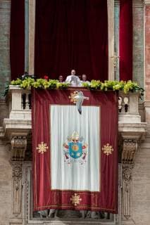 Themen der Woche Bilder des Tages NO FRANCE - NO SWITZERLAND: April 1, 2018 : Pope Francis delivers his Easter message in the Urbi et Orbi (to the city and the world) address from the balcony overlooking St. Peter s Square at the Vatican.  Copyright: xÂ©MASSIMILIANOxMIGLIORATO CPPx x xCatholicxPressxPhotox