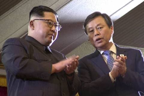 April 1, 2018 - Pyeongyang, NORTH KOREA - April 2, 2018-Pyeongyang, North Korea-North Korean leader Kim Jong Un (L) and South Korean Culture, Sports and Tourism Minister Do Jong Whan watch a performance by a South Korean art troupe in Pyeongyang, North Korea. North Korean leader Kim Jong-un has expressed hope that South Korean musicians performances in Pyongyang could serve as an occasion to show the unity of the two Koreas, state media reported Monday. Pyeongyang NORTH KOREA - ZUMAr168 20180401_zap_r168_006 Copyright: xRyuxSeung-Ilx