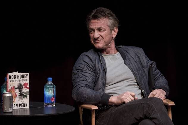 April 03, 2018 - Santa Monica, California, U.S. - SEAN PENN discusses his first novel, Bob Honey Who Do Stuff , at a Live Talks Los Angeles event. Santa Monica U.S. - ZUMAce6_ 20180403_zaf_ce6_006 Copyright: xBrianxCahnx